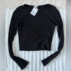 NWT Bozzolo Long-Sleeve Crop Top - Black